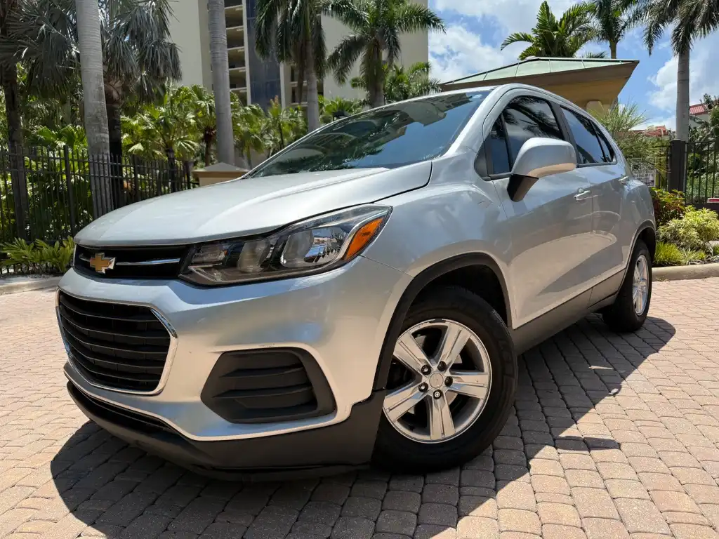 2020 Chevrolet Trax LS's photo