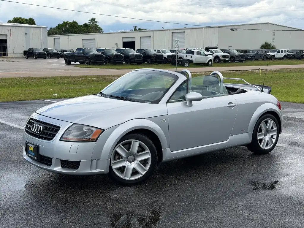 2004 Audi TT 250 quattro Roadster's photo