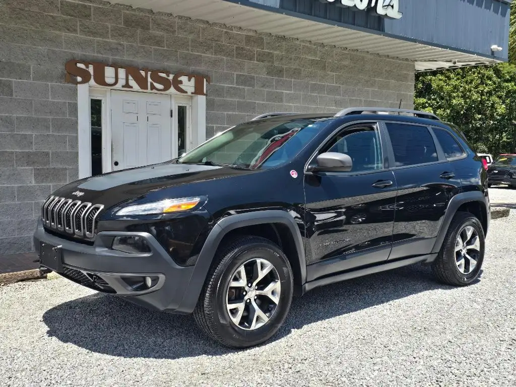 2017 Jeep Cherokee Trailhawk 4X4 photo 1