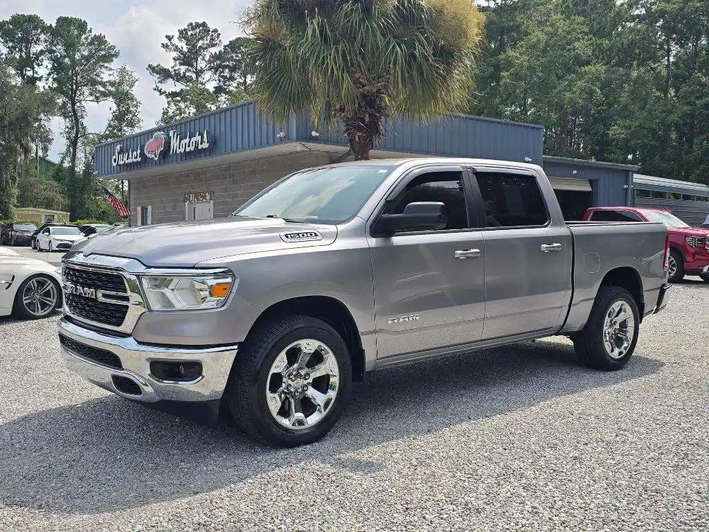 2022 RAM 1500 Big Horn/Lone Star 4x4 Crew Cab 5'7's photo