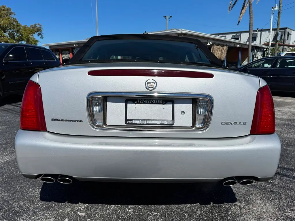 2003 Cadillac DeVille Base photo 4