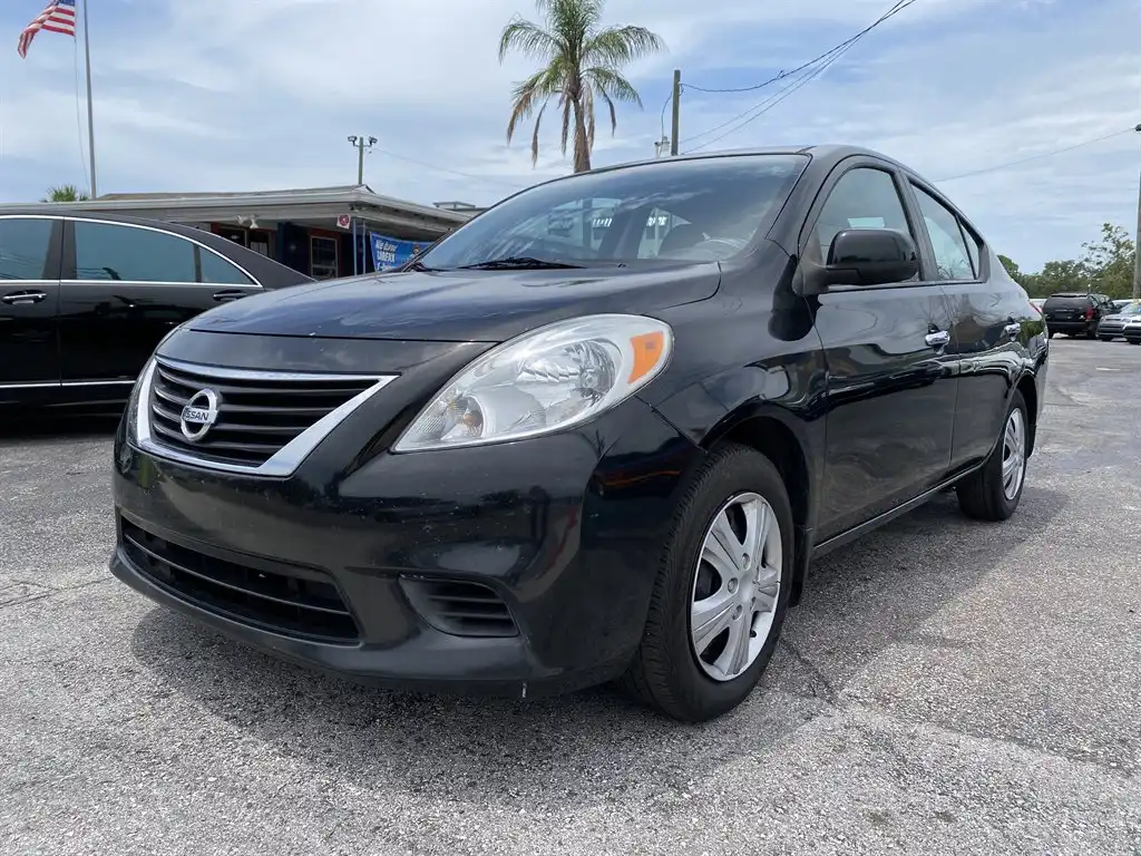 2013 Nissan Versa 1.6 SV CVT's photo