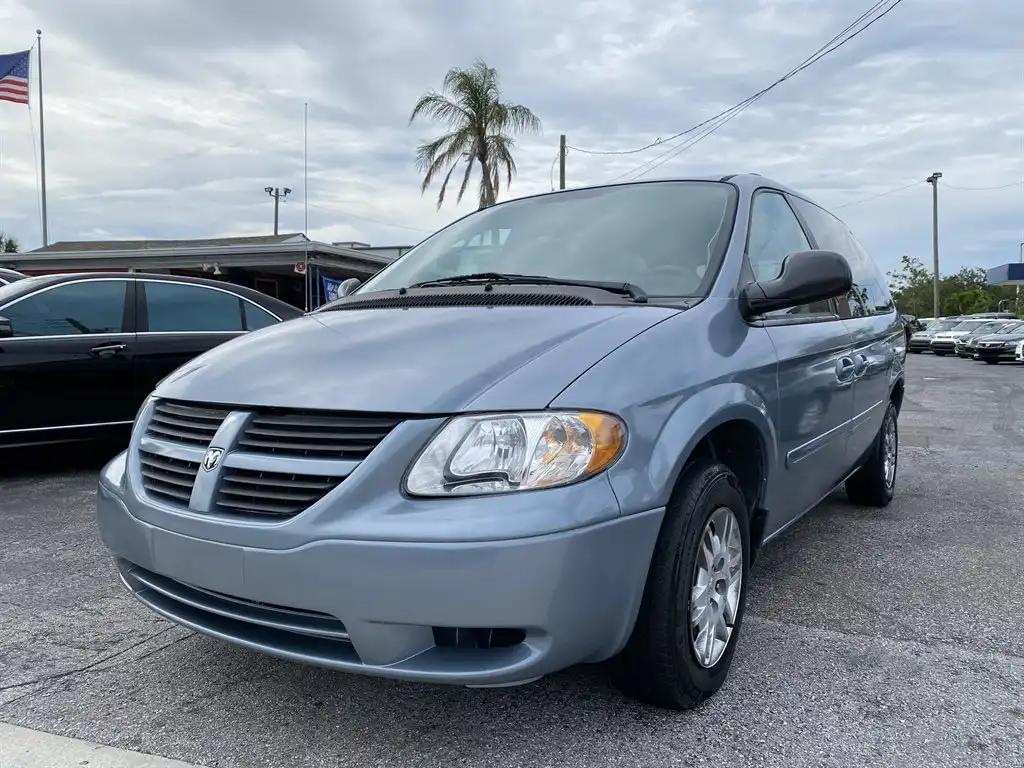 2005 Dodge Grand Caravan SE's photo
