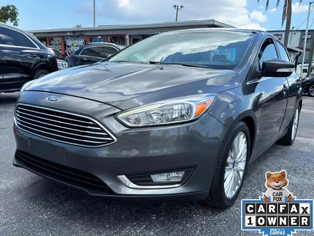 2015 Ford Focus Sedan Titanium's photo