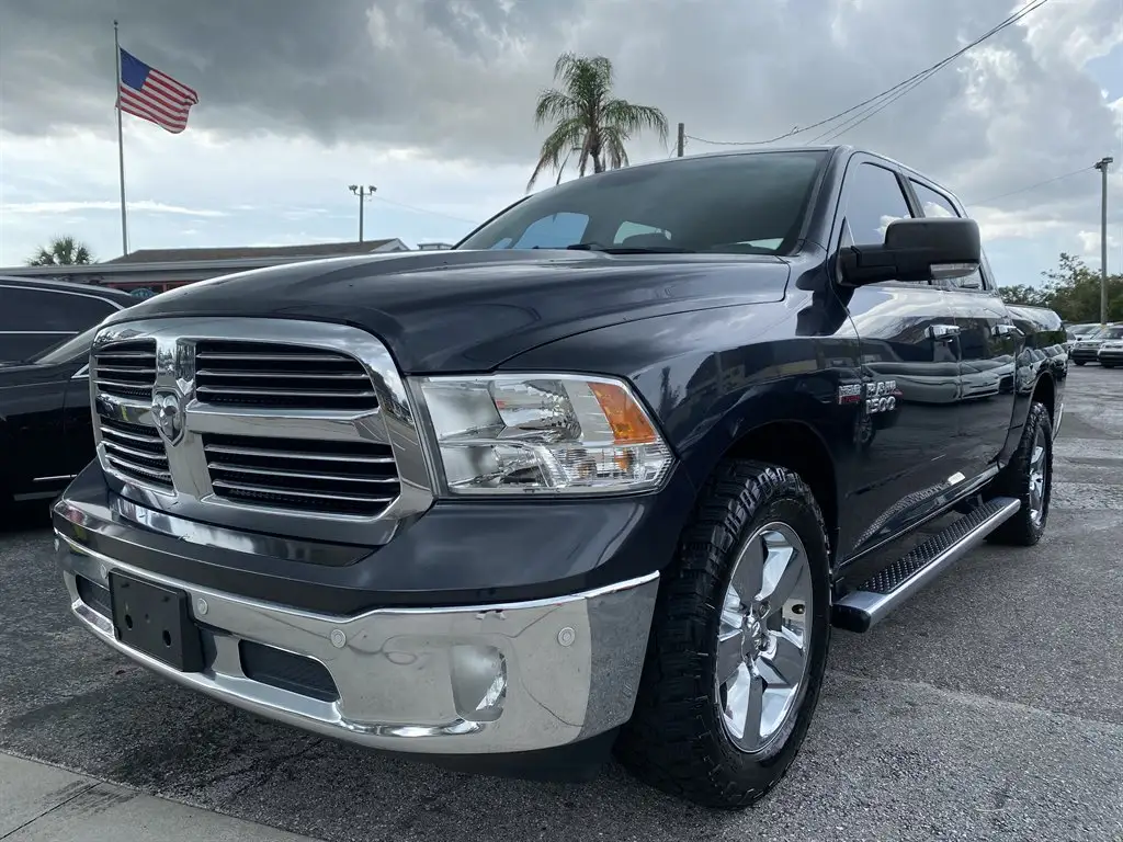2017 RAM 1500 Big Horn Crew Cab 5'7 photo 1