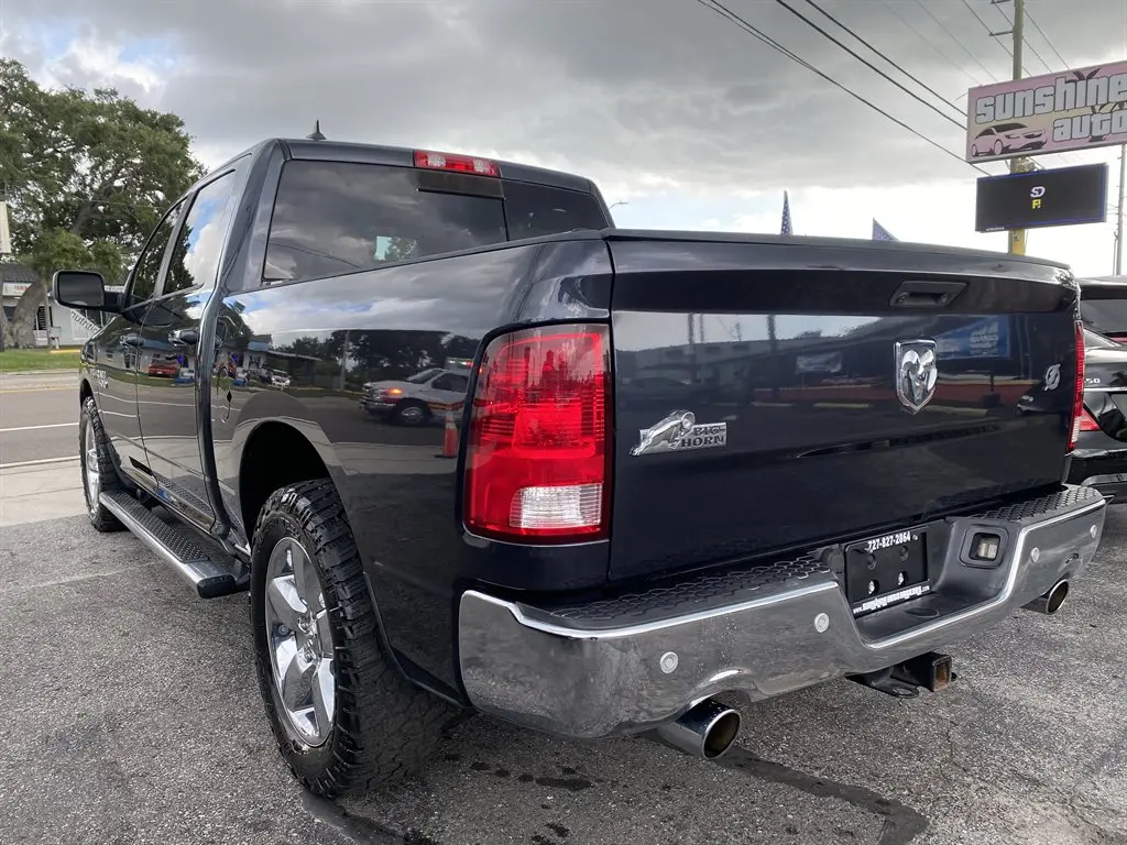 2017 RAM 1500 Big Horn Crew Cab 5'7 photo 3