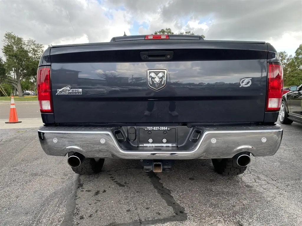 2017 RAM 1500 Big Horn Crew Cab 5'7 photo 4