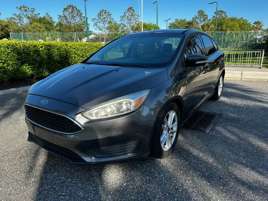 2015 Ford Focus Sedan SE's photo
