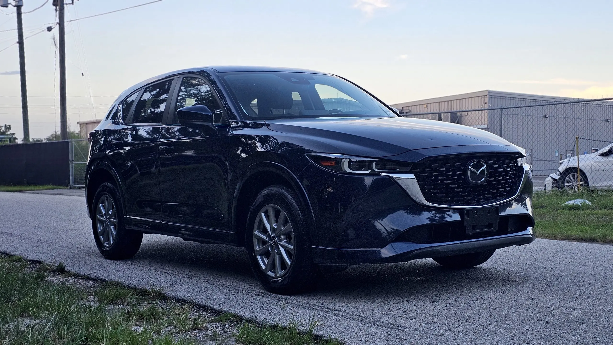 2025 Mazda CX-5 S Preferred package Auto AWD photo 4