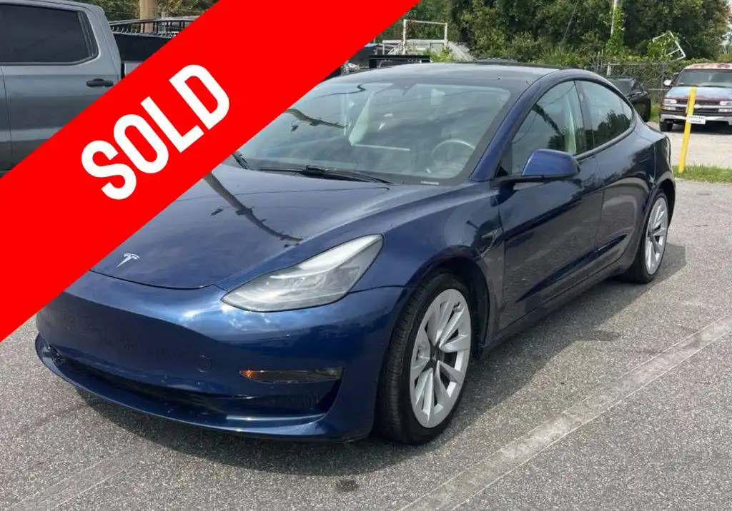 2022 Tesla Model 3 Standard Range Plus's photo