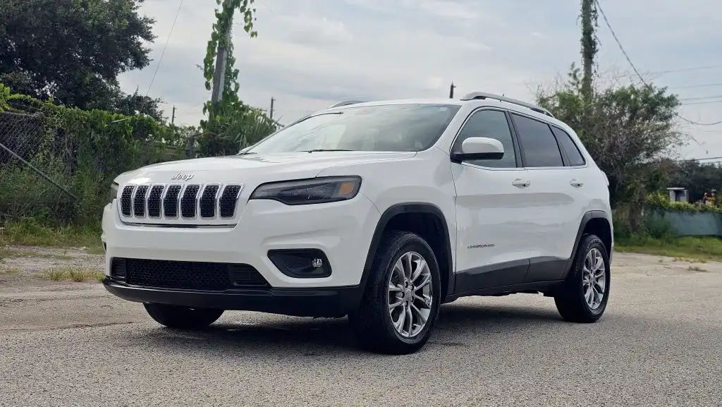 2019 Jeep Cherokee Latitude Plus's photo