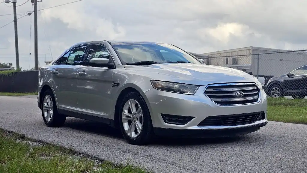 2014 Ford Taurus SEL FWD's photo