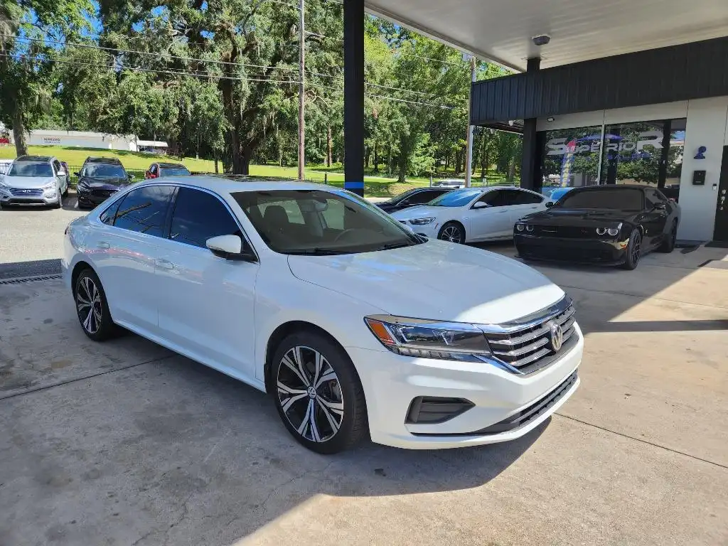 2021 Volkswagen Passat 2.0T SE Auto's photo
