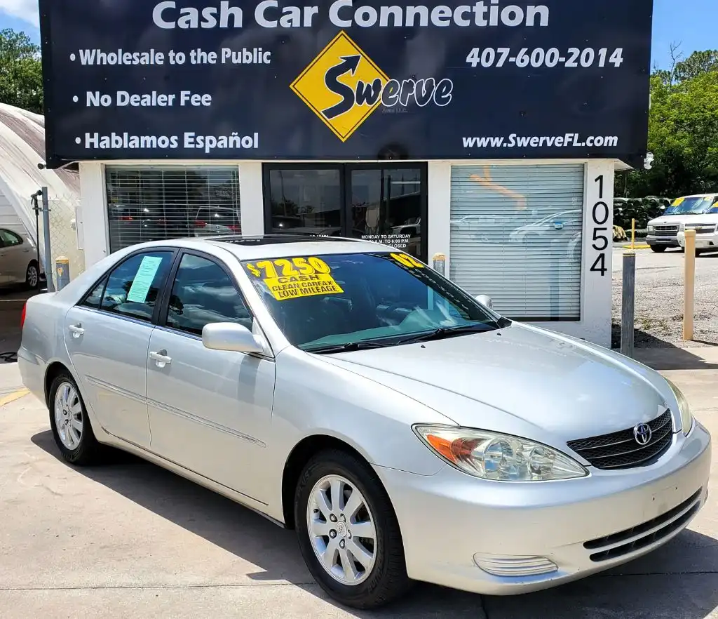 2002 Toyota Camry XLE V6 4AT's photo