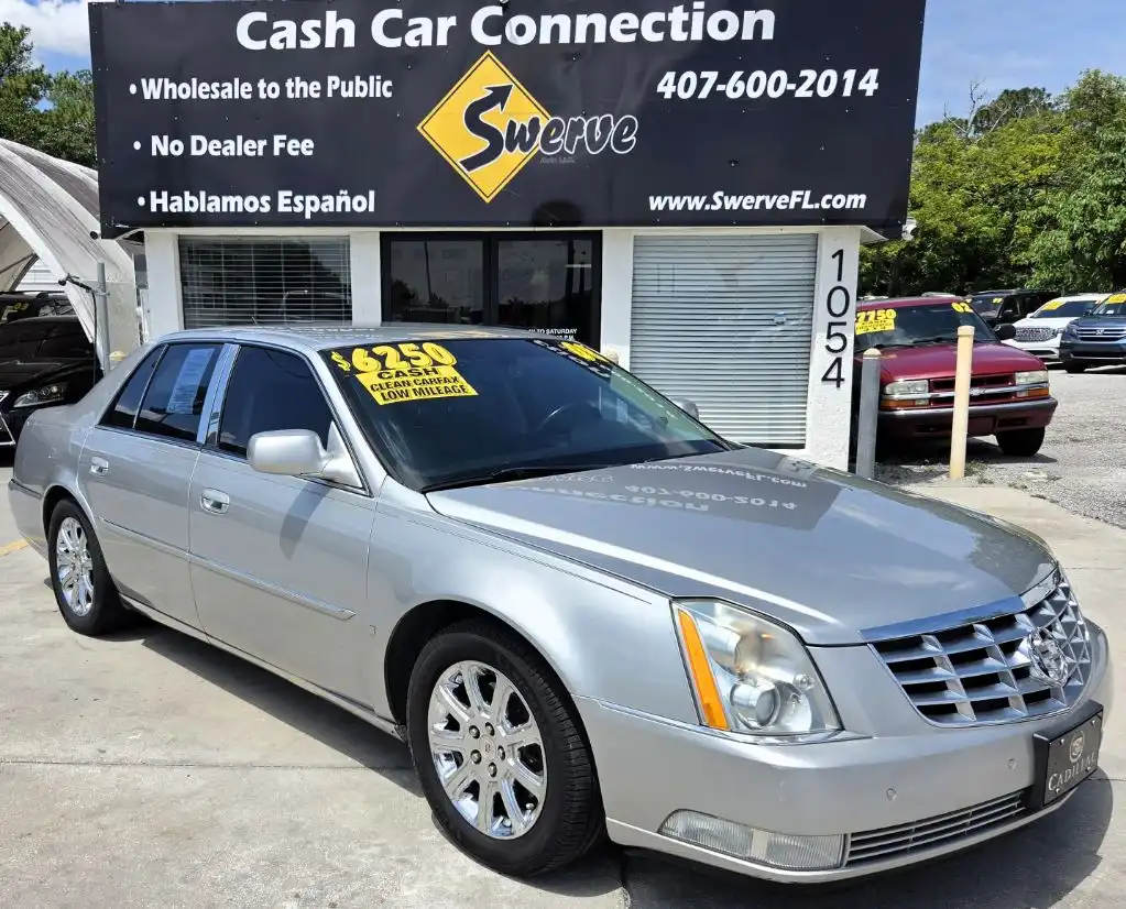 2008 Cadillac DTS Luxury 2's photo