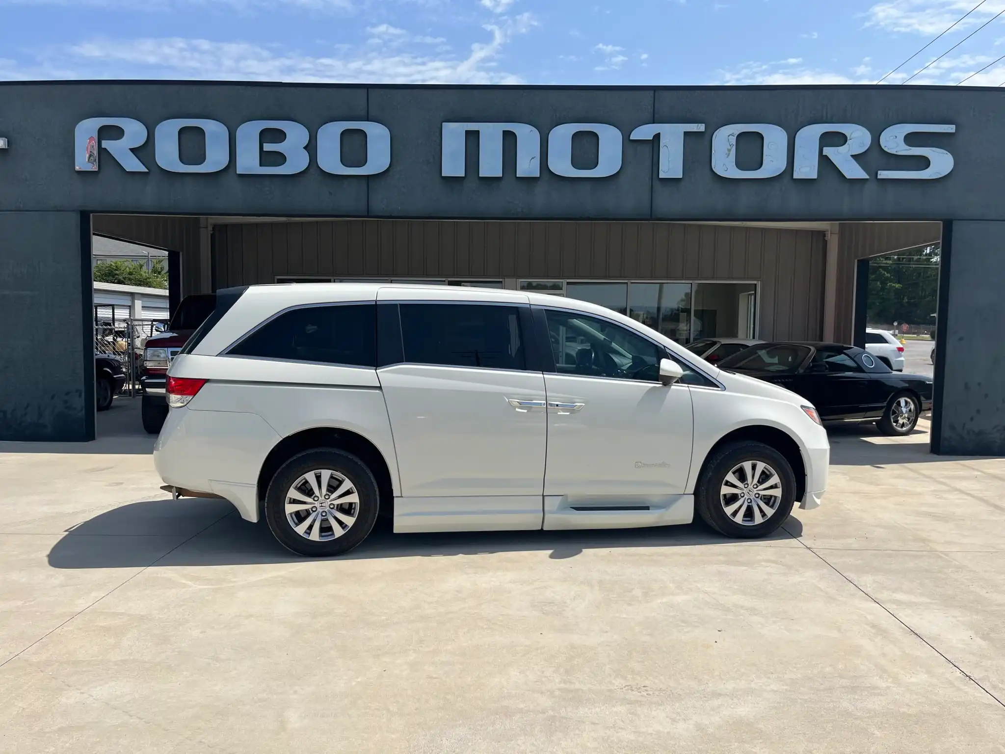 2015 Honda Odyssey EX-L's photo