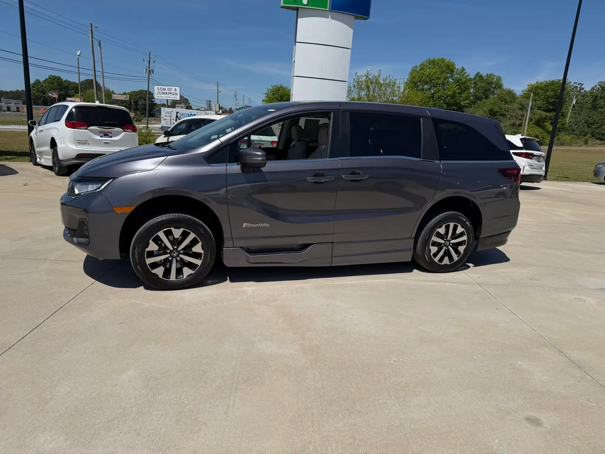 2026 Honda Odyssey EX-L's photo