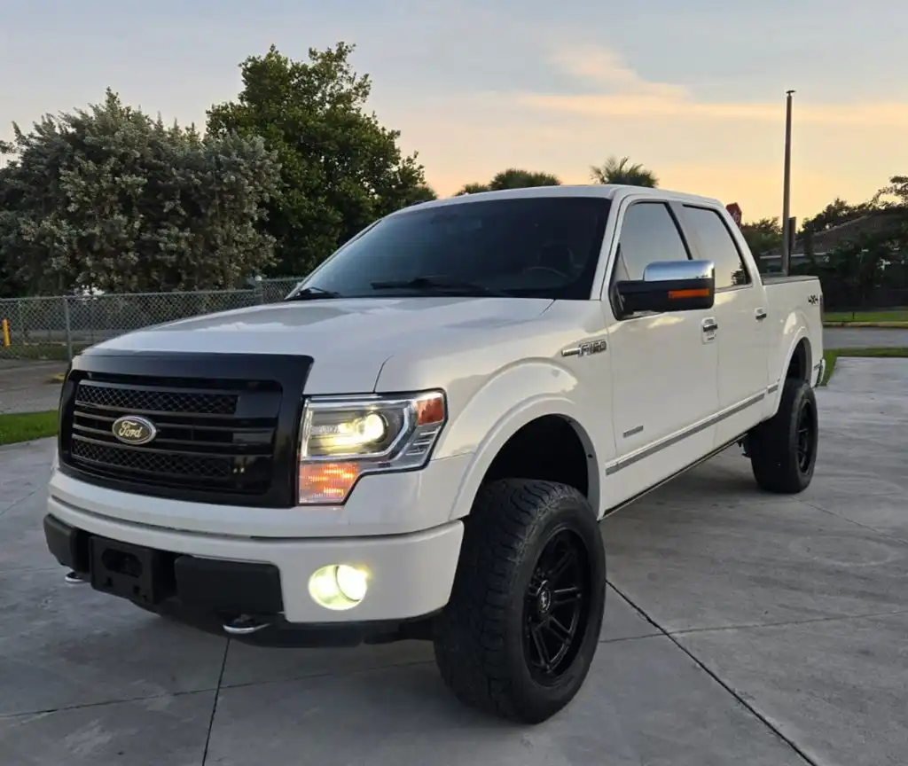 2013 Ford F-150 Platinum 4WD SuperCrew 145 in's photo