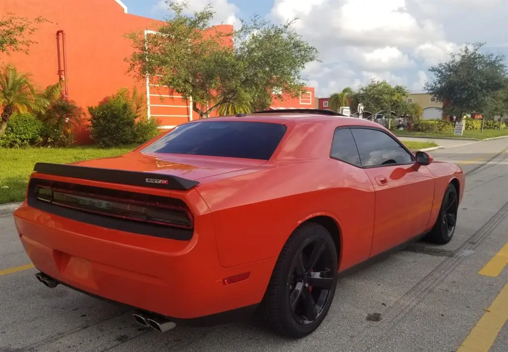 2009 Dodge Challenger SRT8 photo 4