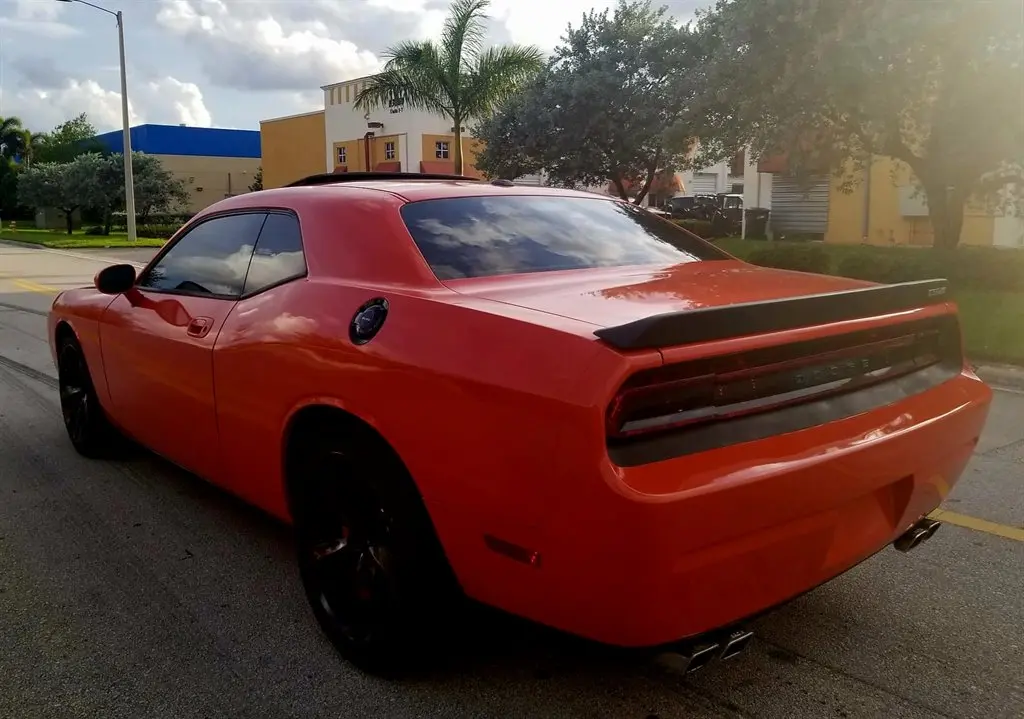 2009 Dodge Challenger SRT8 photo 3