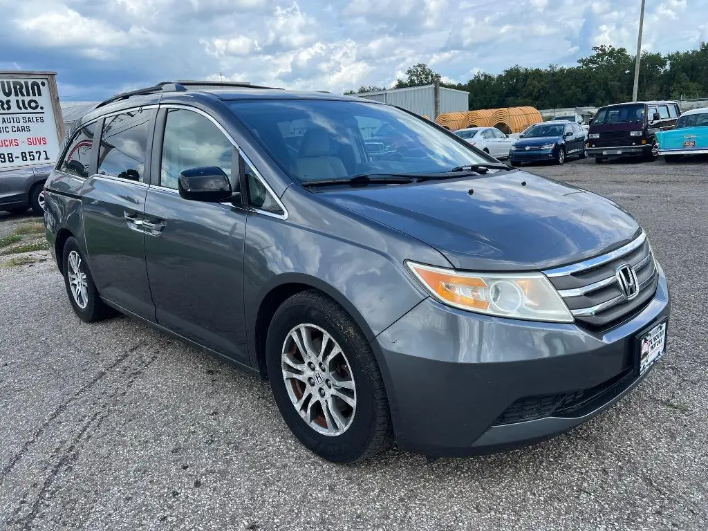 2013 Honda Odyssey EX photo 3