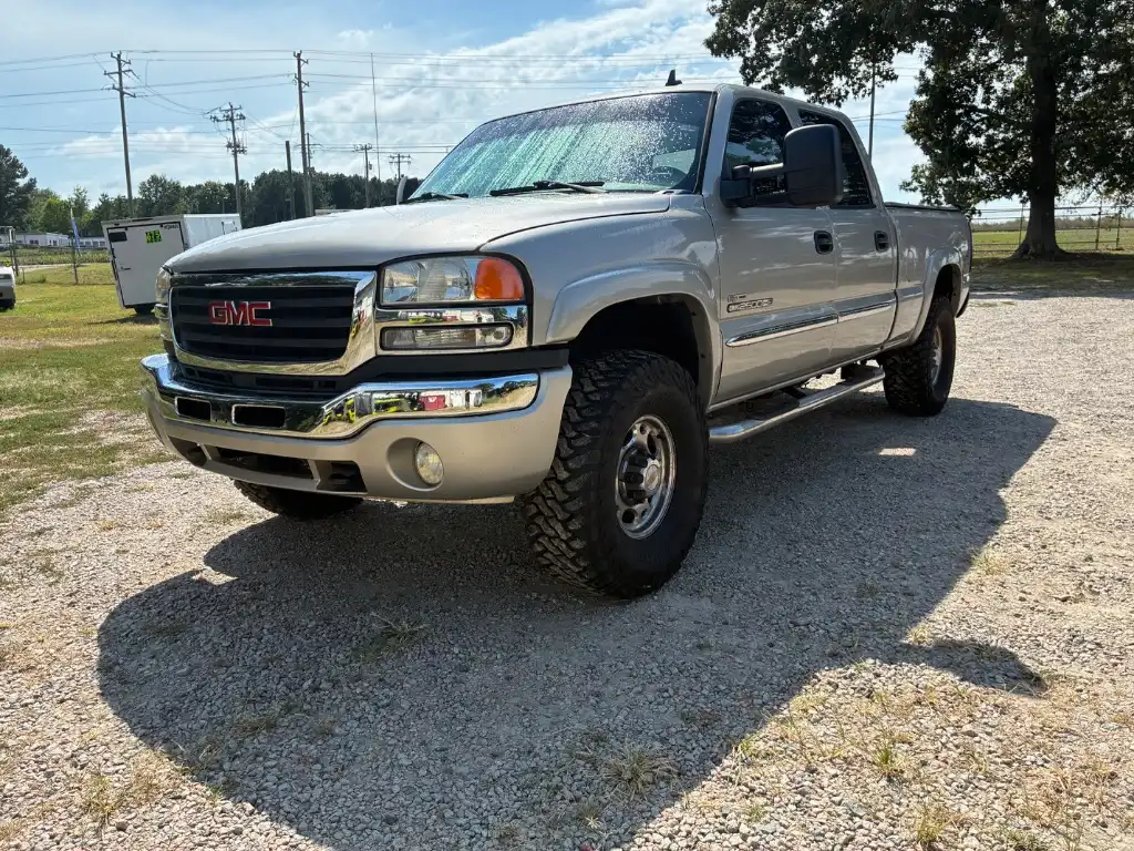 2006 GMC Sierra SLT 4WD Crew Cab SWB's photo