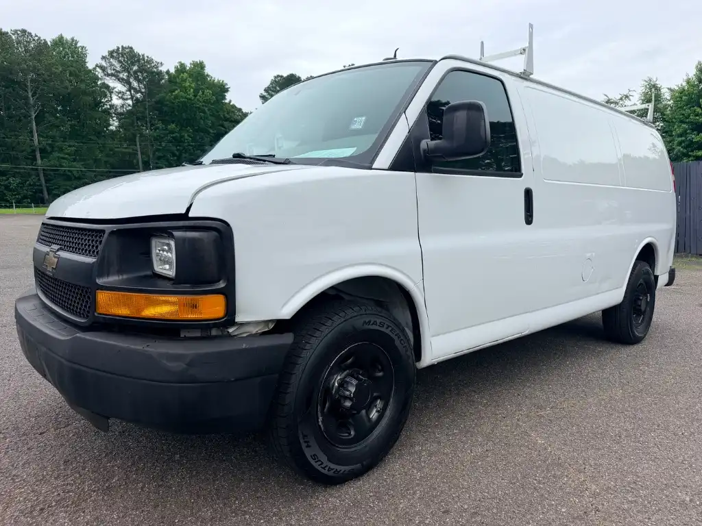 2014 Chevrolet Express 2500 Work Van HD's photo