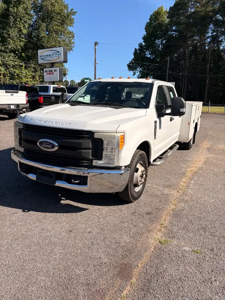 2017 Ford F-350 XL Crew Cab DRW 179 in's photo