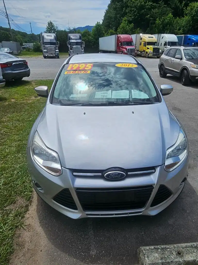 2012 Ford Focus 5 Door Hatch SEL's photo