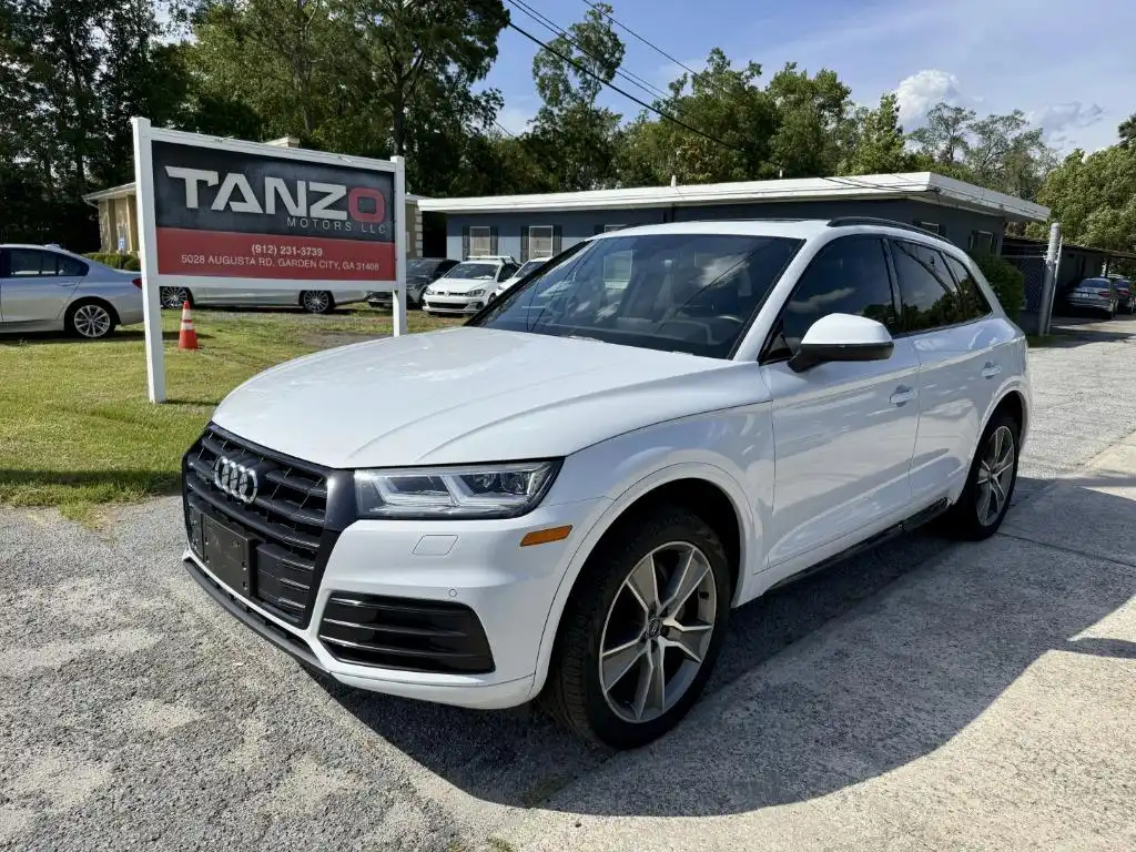 2019 Audi Q5 2.0T quattro S tronic Premium Plus's photo