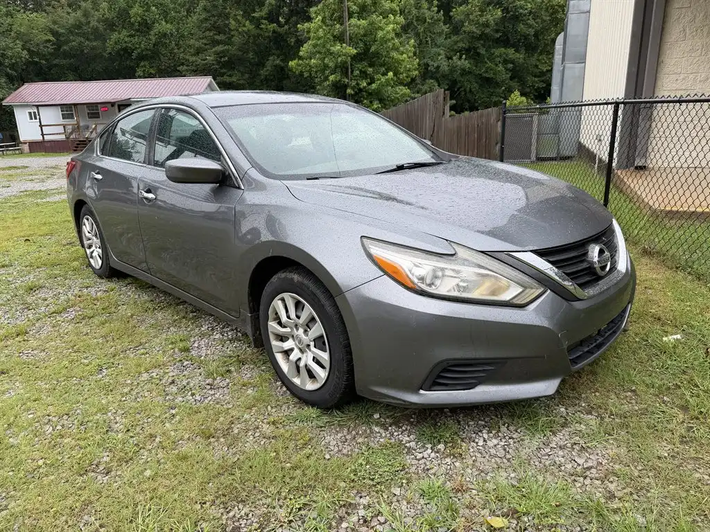 2016 Nissan Altima 2.5 S's photo