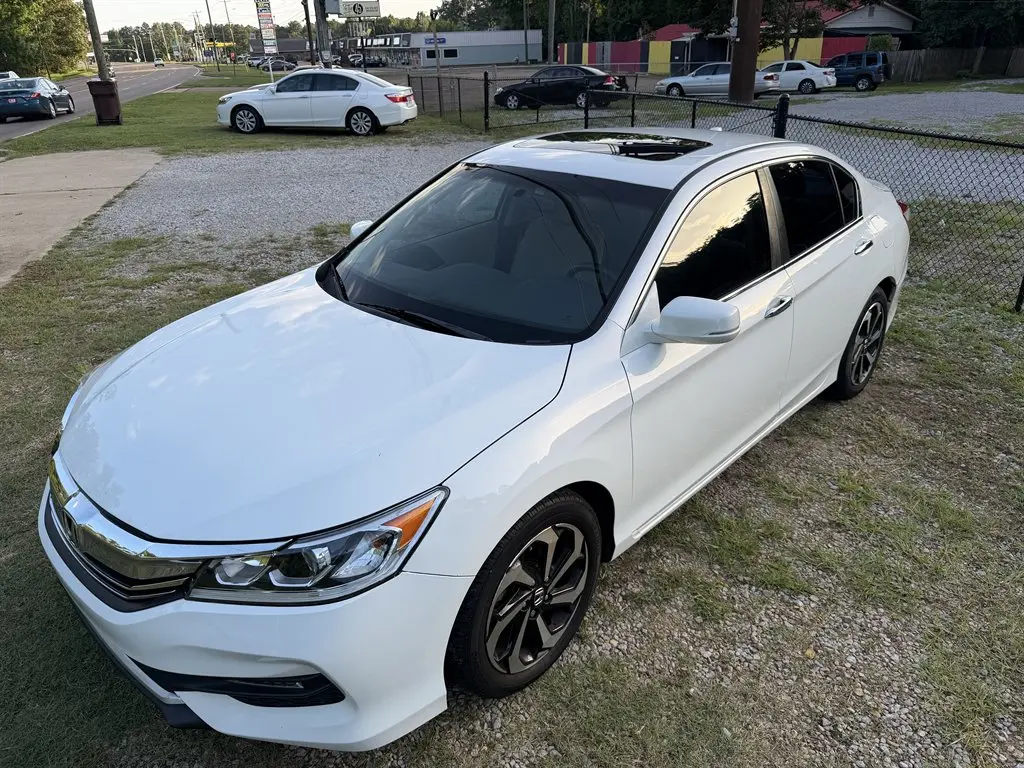 2017 Honda Accord EX CVT photo 4