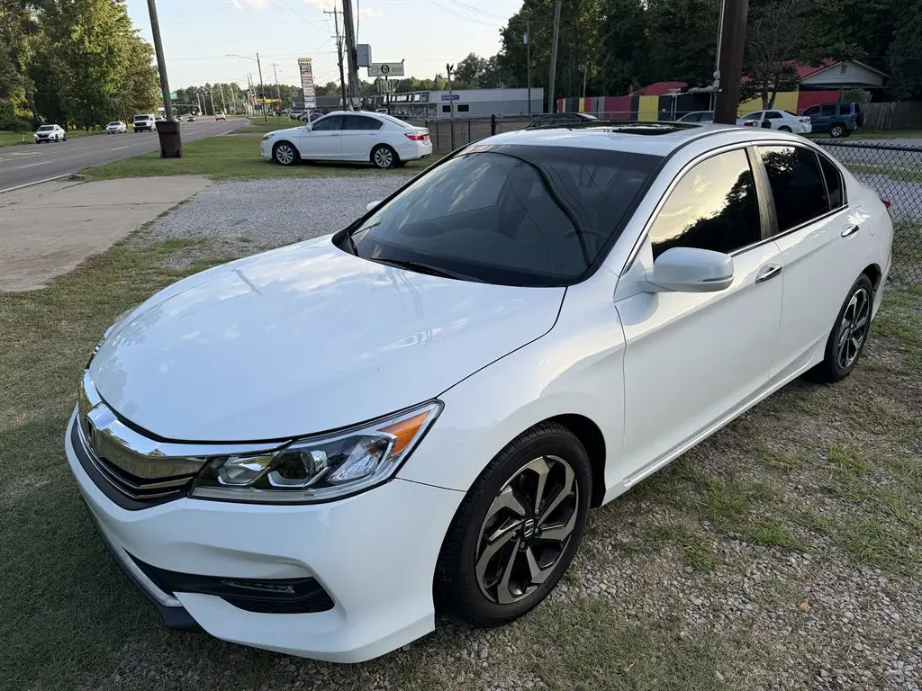 2017 Honda Accord EX CVT photo 3