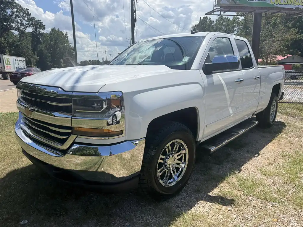2018 Chevrolet Silverado 1500 LT 4WD Double Cab Standard Box's photo