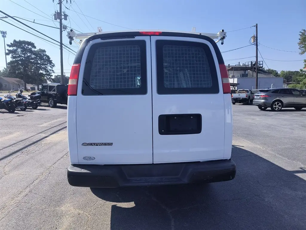 2015 Chevrolet Express Work Van HD 2500 photo 4