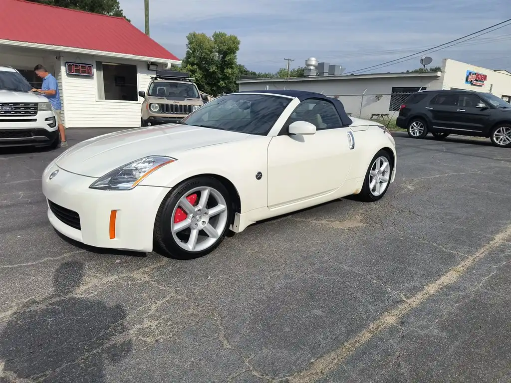 2005 Nissan 350Z Roadster Enthusiast Auto's photo