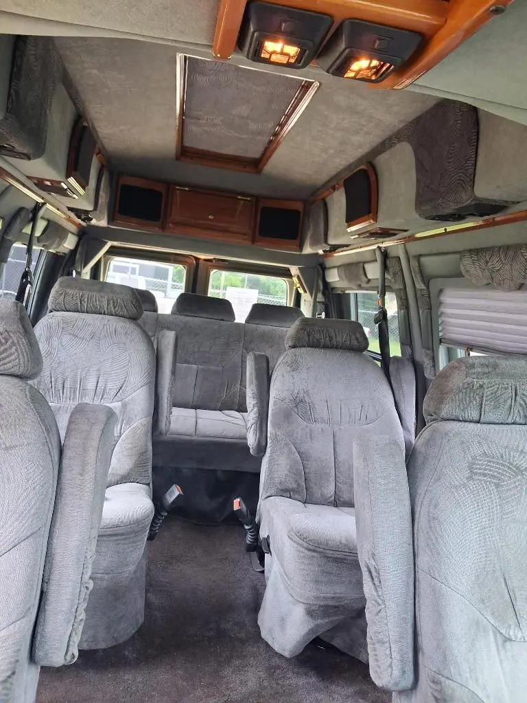 1998 Ford E-Series E-150 photo 3