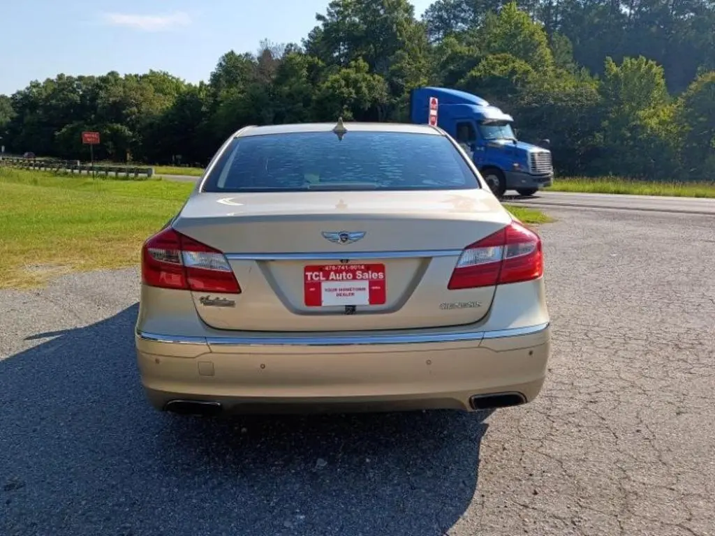 2012 Hyundai Genesis 3.8 photo 5