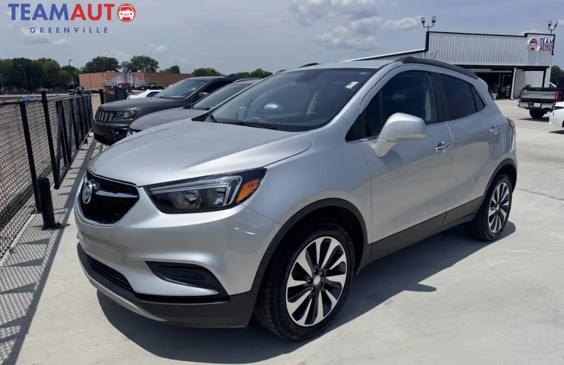 2022 Buick Encore Preferred's photo