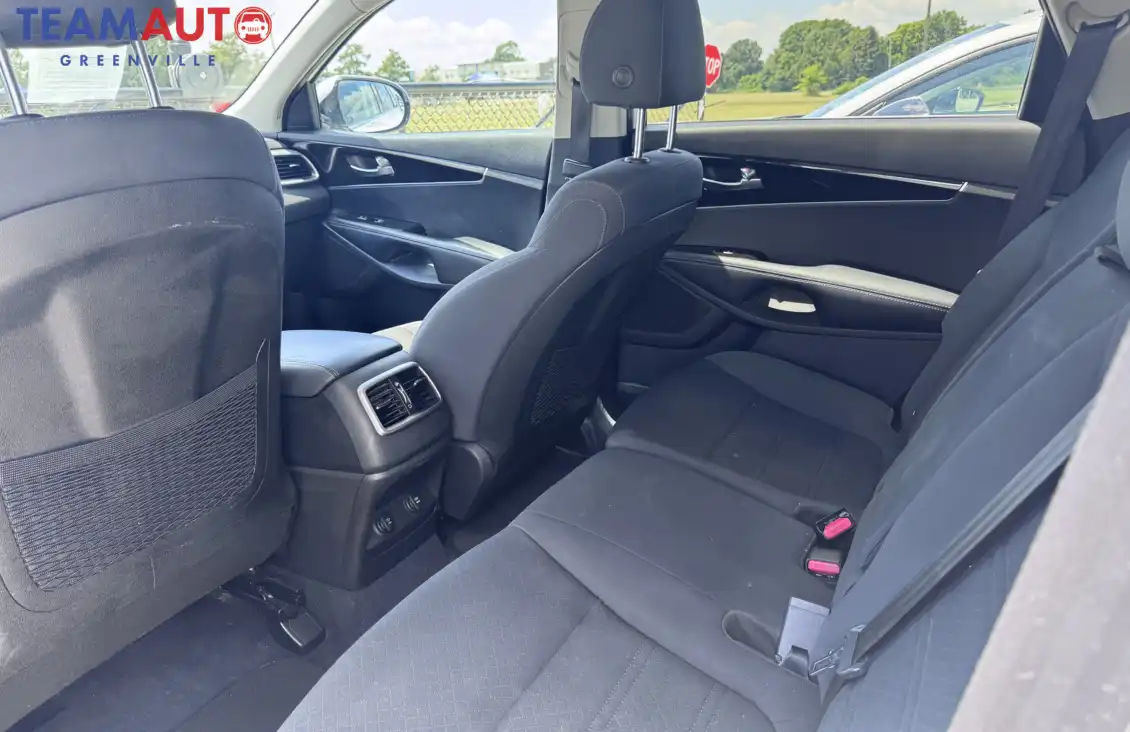 2020 Kia Sorento LX AT's photo