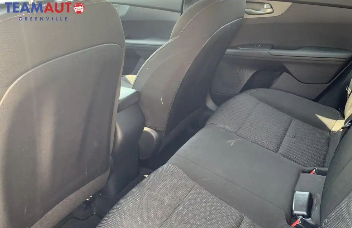 2024 Kia Forte LXS Auto's photo