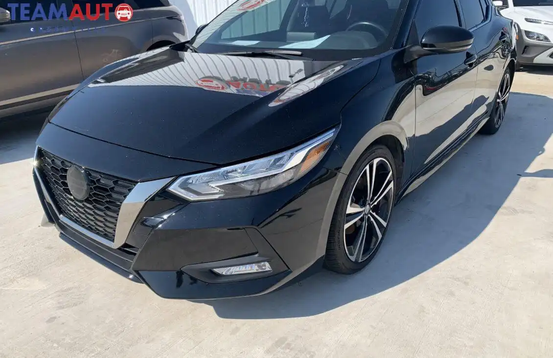 2023 Nissan Sentra SR CVT's photo