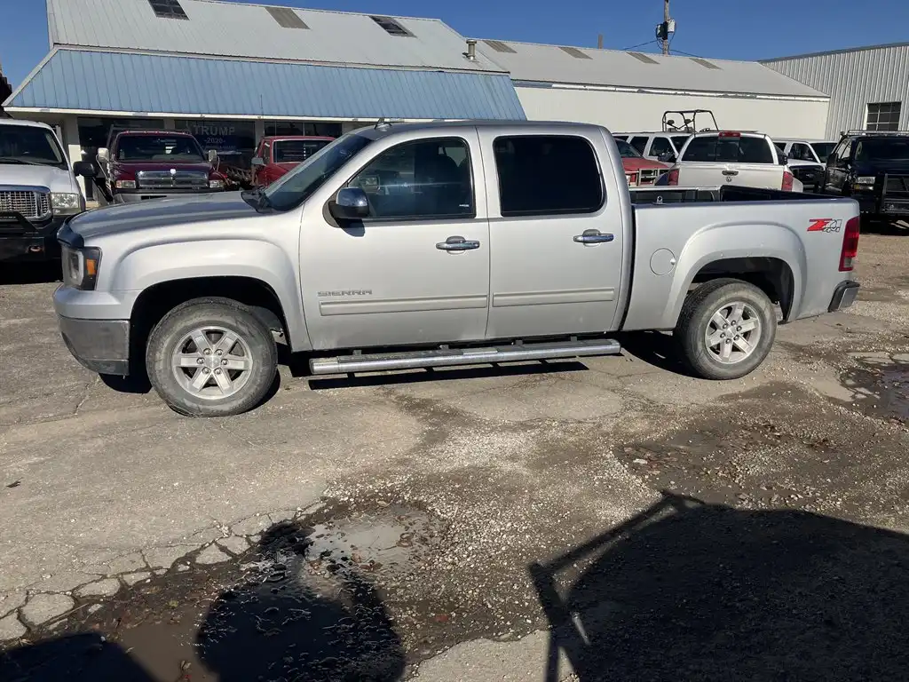 2013 GMC Sierra 4WD Crew Cab SLE SWB's photo