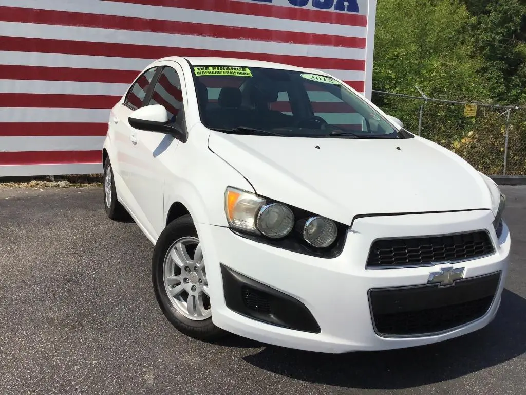 2012 Chevrolet Sonic 2LT photo 3