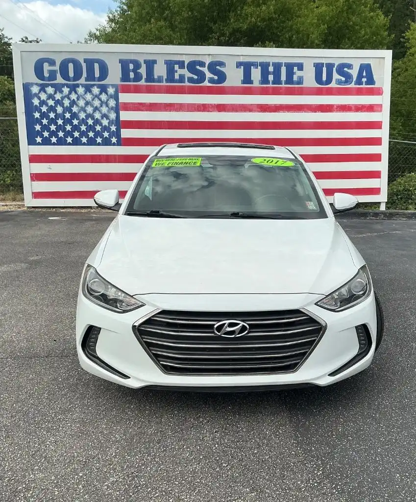 2017 Hyundai Elantra 2.0 Limited A/T PZEV's photo