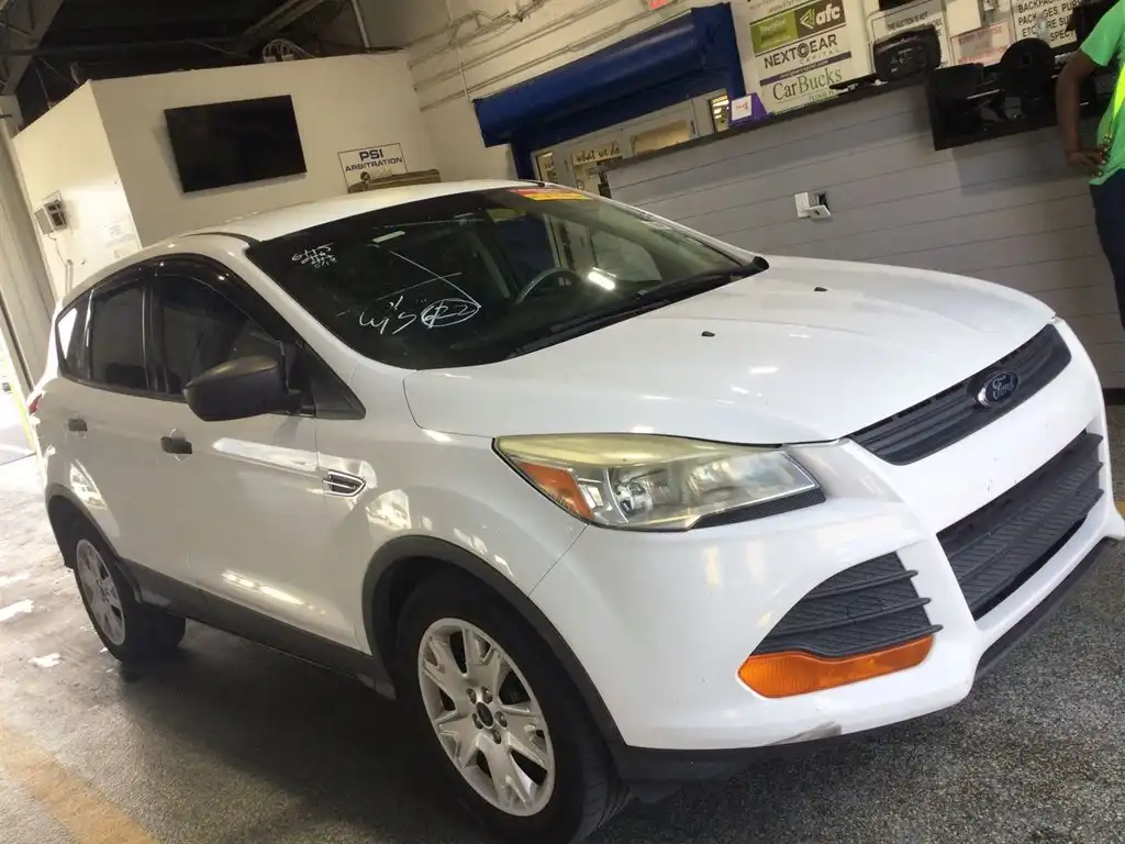 2013 Ford Escape S's photo