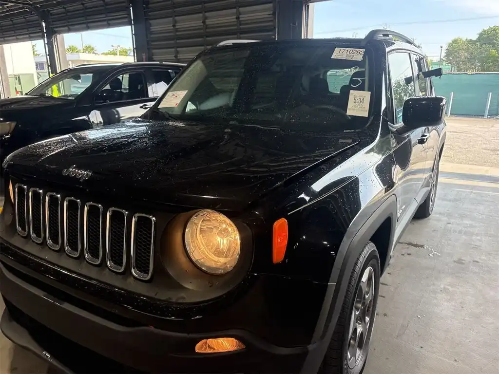 2015 Jeep Renegade Latitude FWD's photo