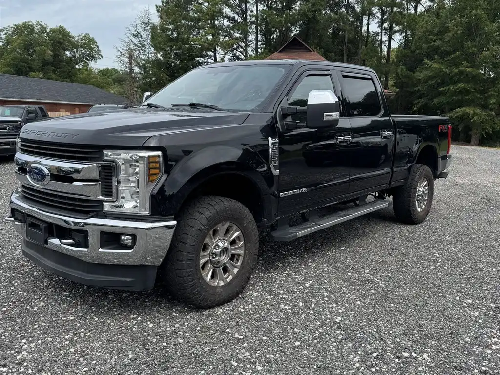 2018 Ford F-250 XLT 4x4 Crew Cab 8' Box's photo