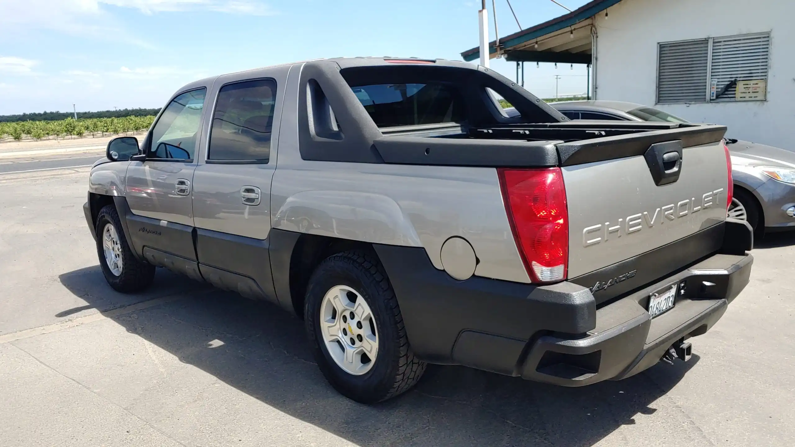 2002 Chevrolet Avalanche 2WD 1500 Series's photo