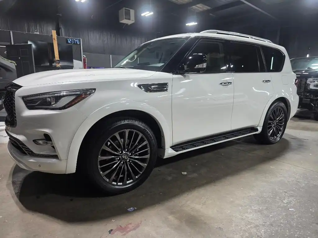 2023 INFINITI QX80 Premium Select's photo